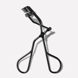‼️NEW IN BOX‼️ MAC cosmetic eyelash curler